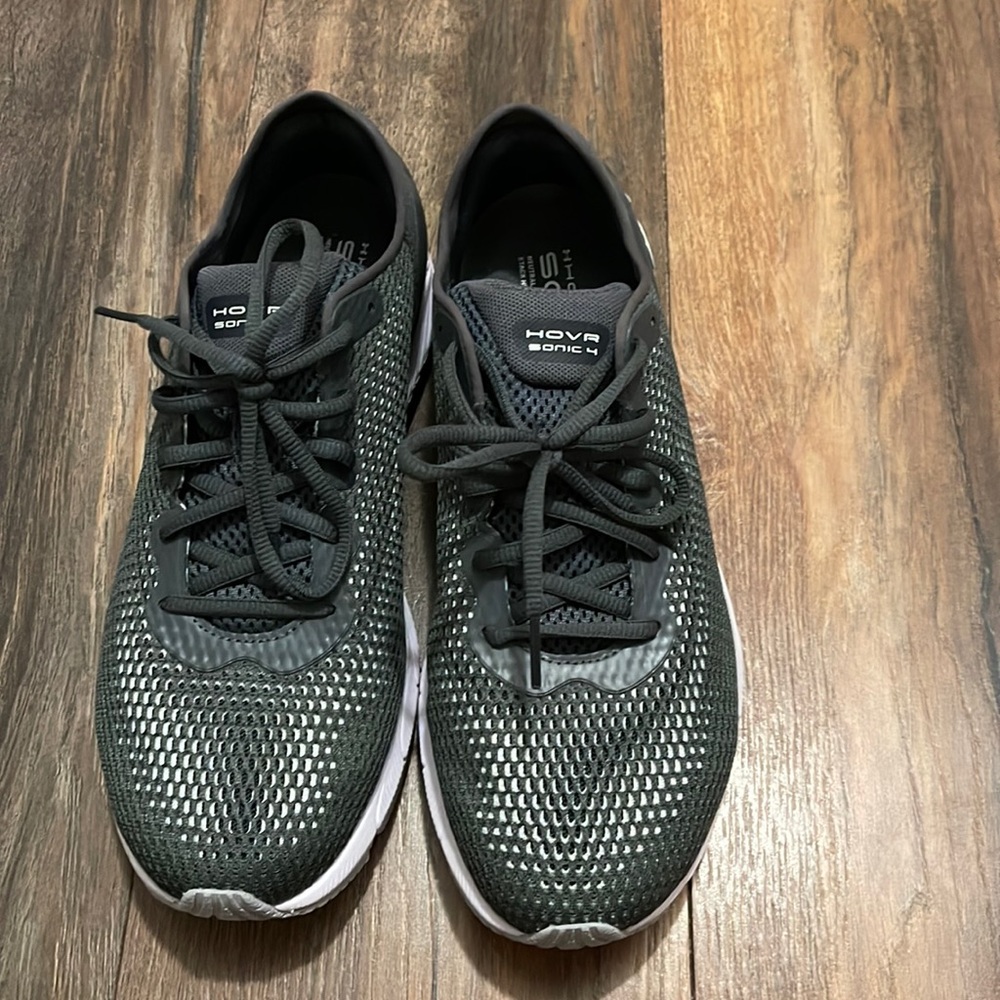 Hovr Sonic 4 neutral cushioning under armour sneakers with Bluetooth. Size 10